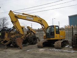 ���������� ����������� John Deere 225C LC