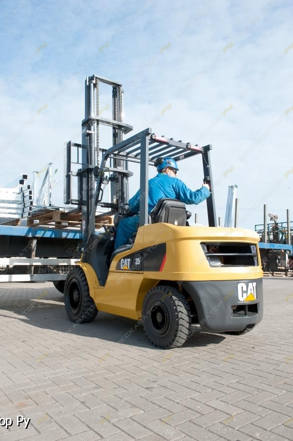 Caterpillar GP30NT [2]