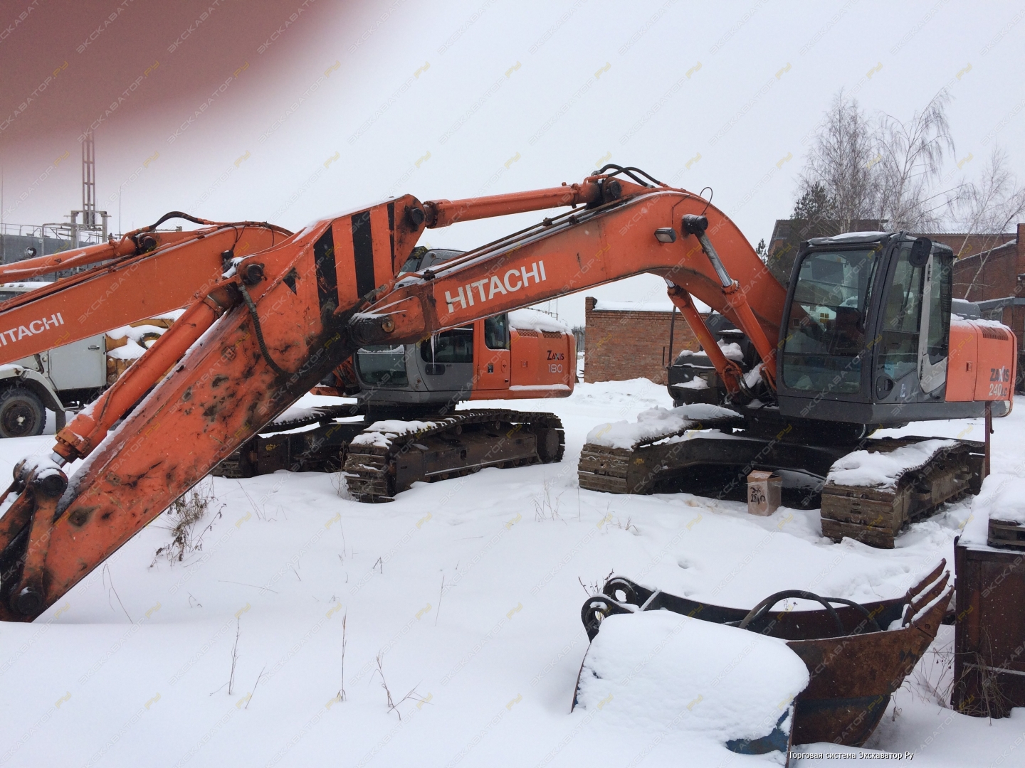 Hitachi ZX 240LCH [3]