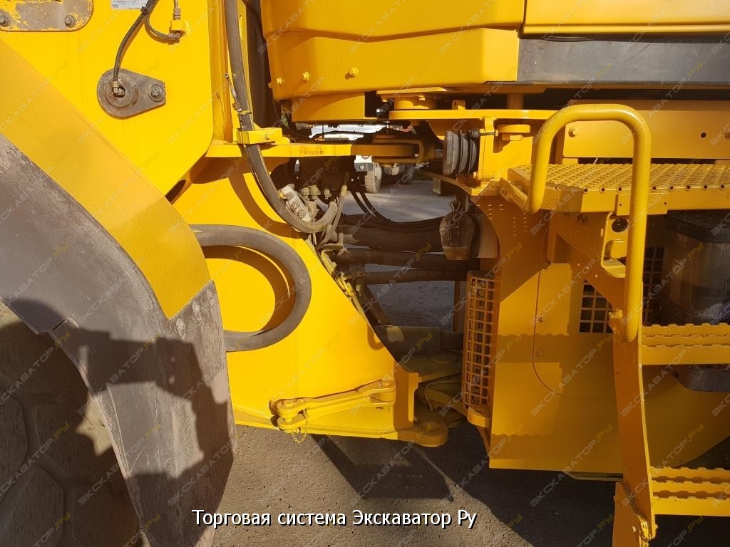 Volvo L120F [8]
