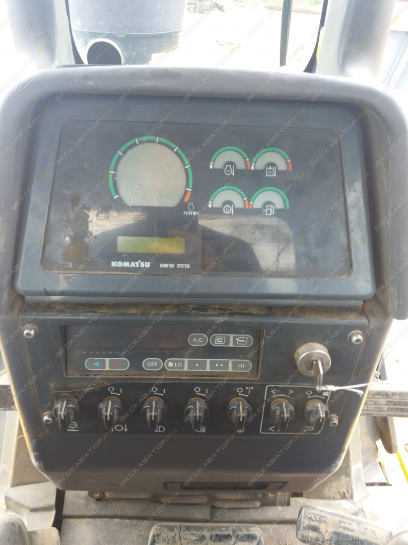 Komatsu D65E-12 [3]