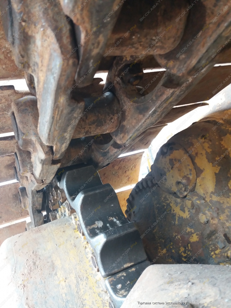Komatsu D65E-12 [7]