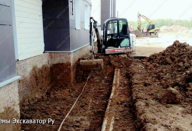 Bobcat E35 [1]