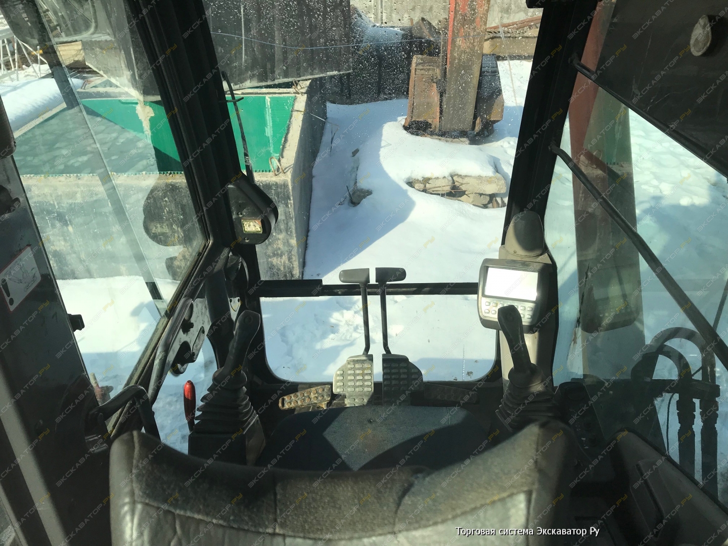 Hitachi ZX 330 [21]
