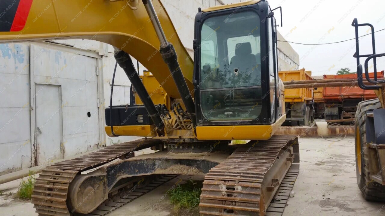 Caterpillar 320D2 L [2]