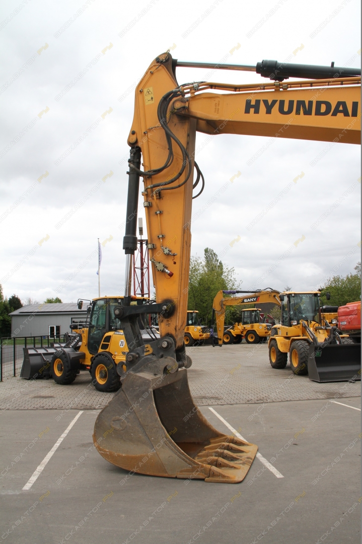 Hyundai ROBEX 220 LC-5 [4]