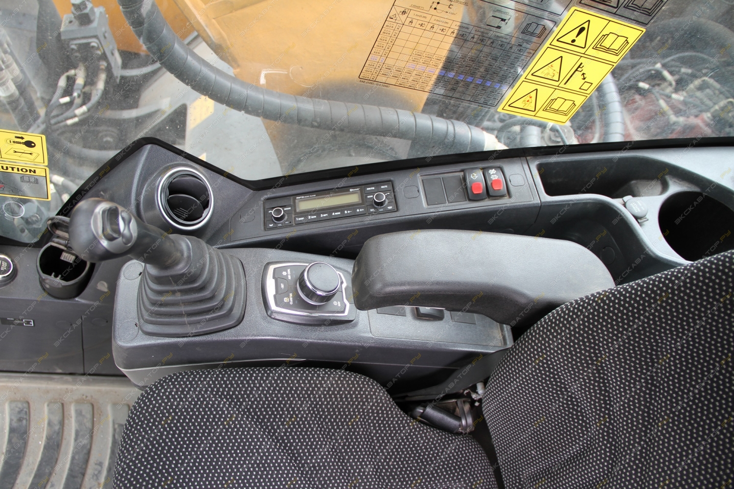 Hyundai ROBEX 220 LC-5 [10]