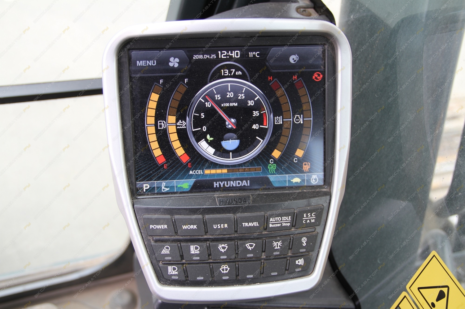 Hyundai ROBEX 220 LC-5 [13]