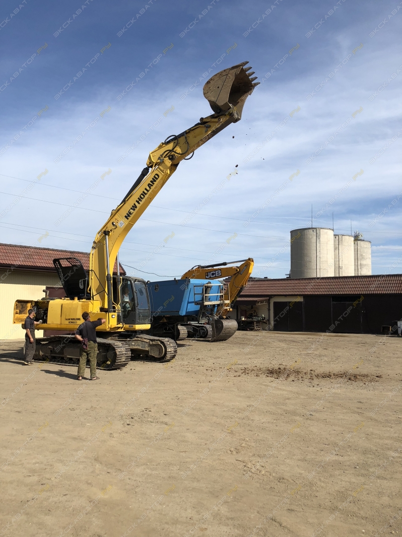New Holland E215 [4]