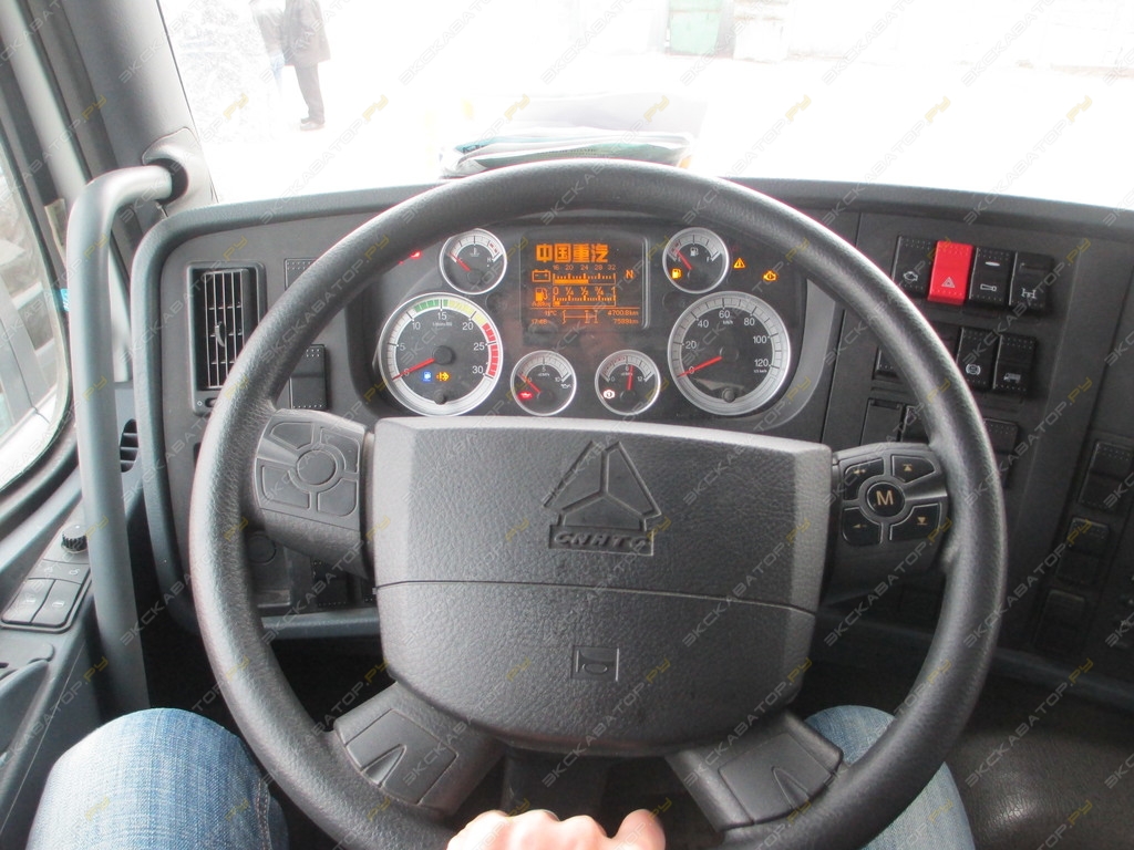 Sinotruk Howo ZZ3327N3847Q [12]