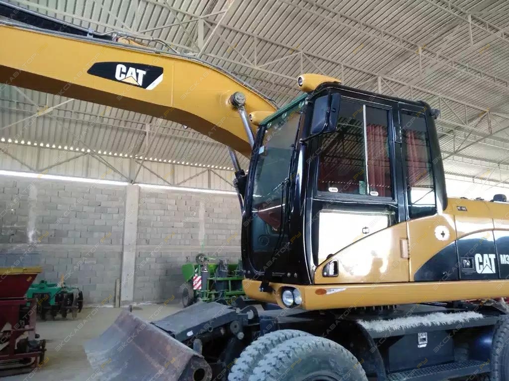 Caterpillar M313D [4]
