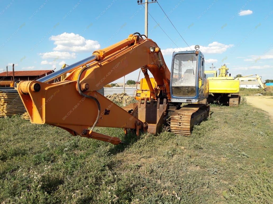 Hitachi EX 200 [7]