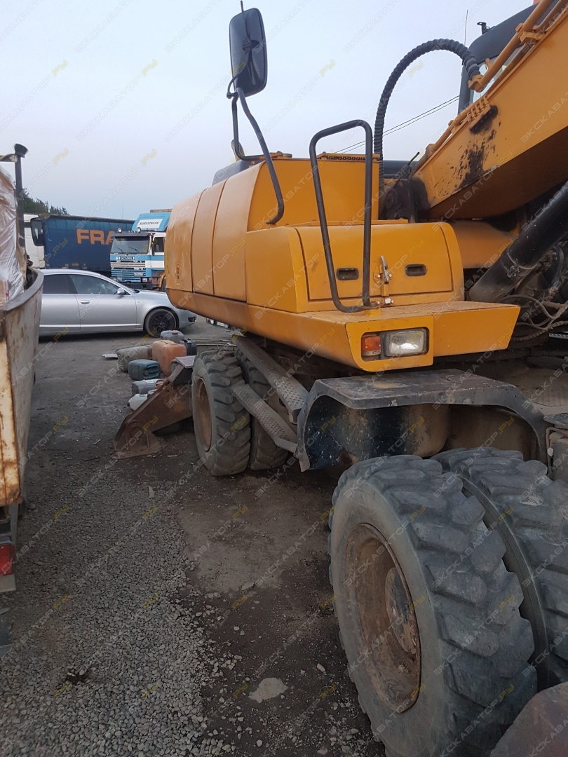 Hyundai R200W-3 [22]