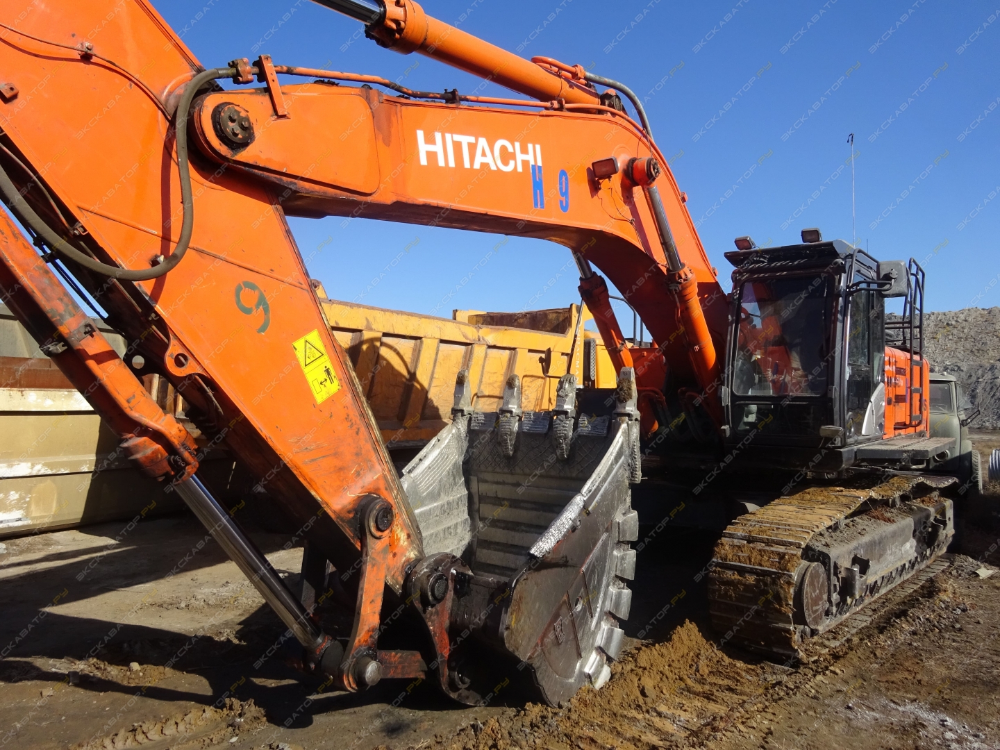 Hitachi ZX470LCH-5G [5]