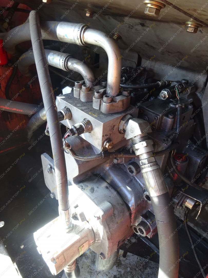 Hitachi ZX470LCH-5G [15]