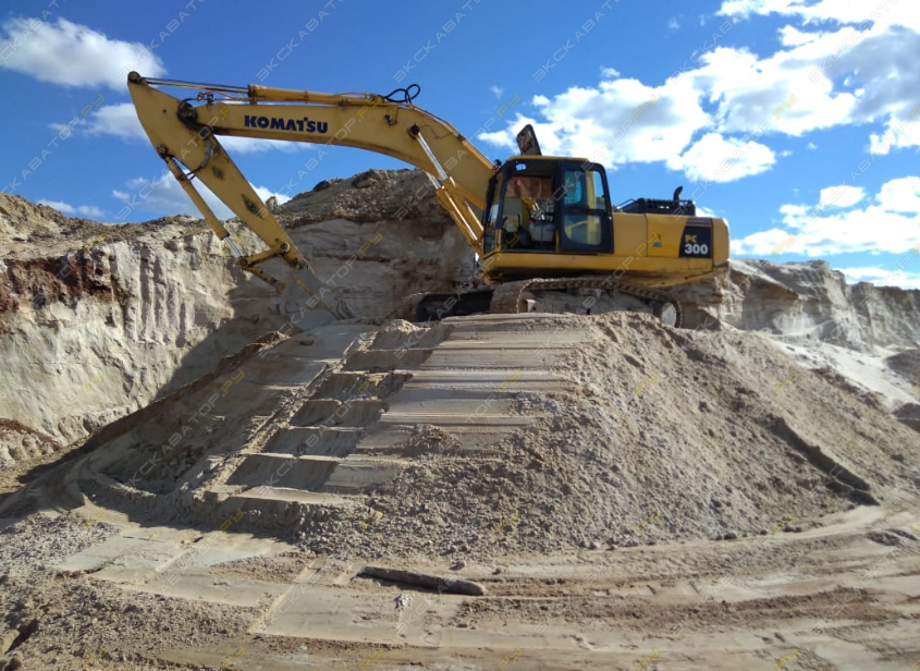 Komatsu PC300-8 [1]