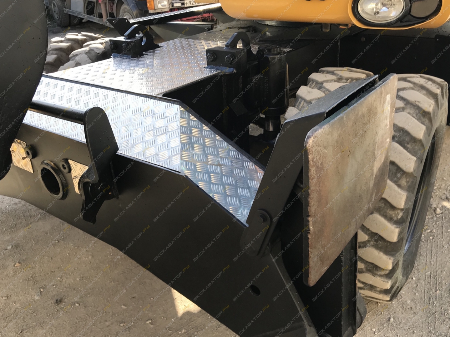 Caterpillar M313D [4]