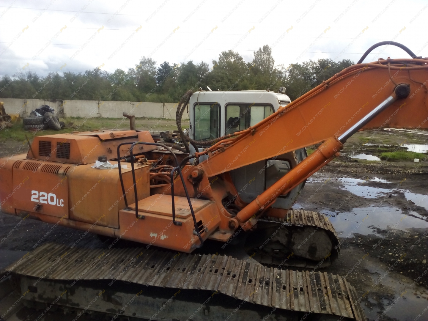 Hyundai R 220LC-9S [1]