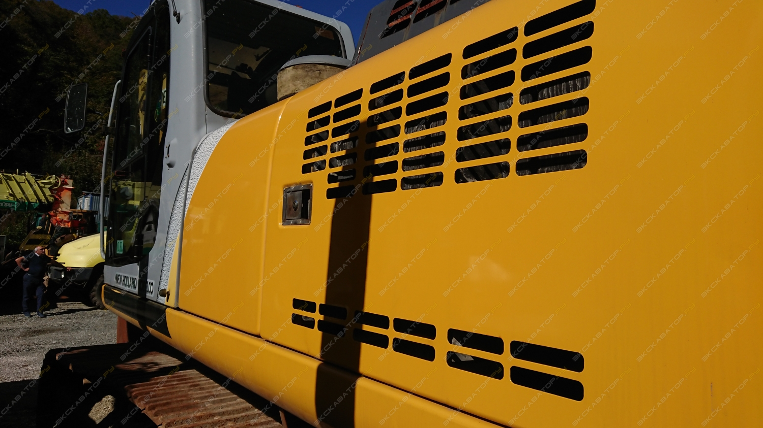 New Holland E385 [3]
