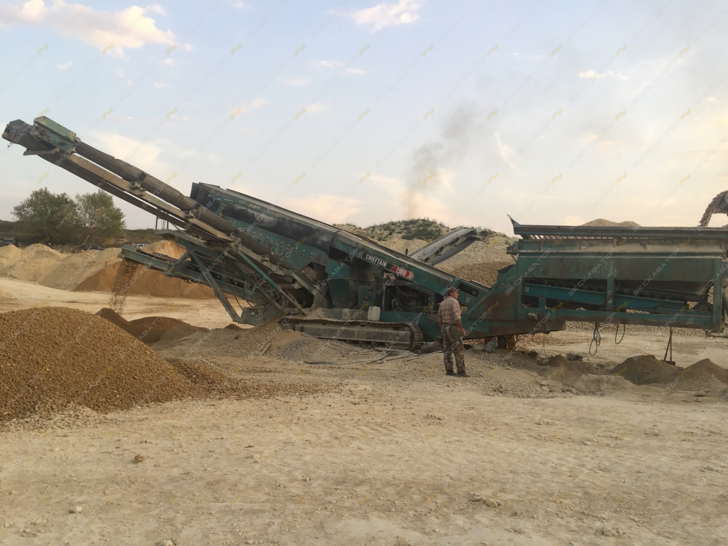 Powerscreen Chieftain 2100X track (2 Deck) [3]