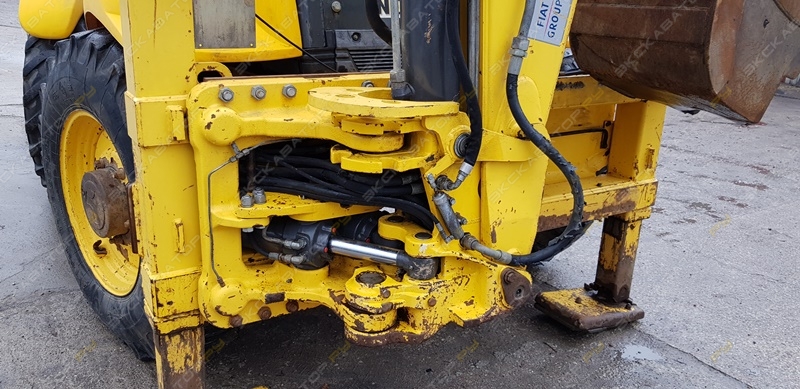 New Holland LB115B [7]