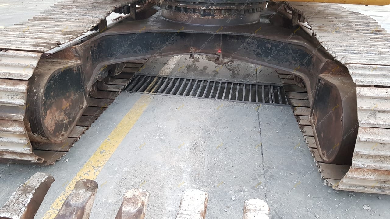 Caterpillar 320D L [8]
