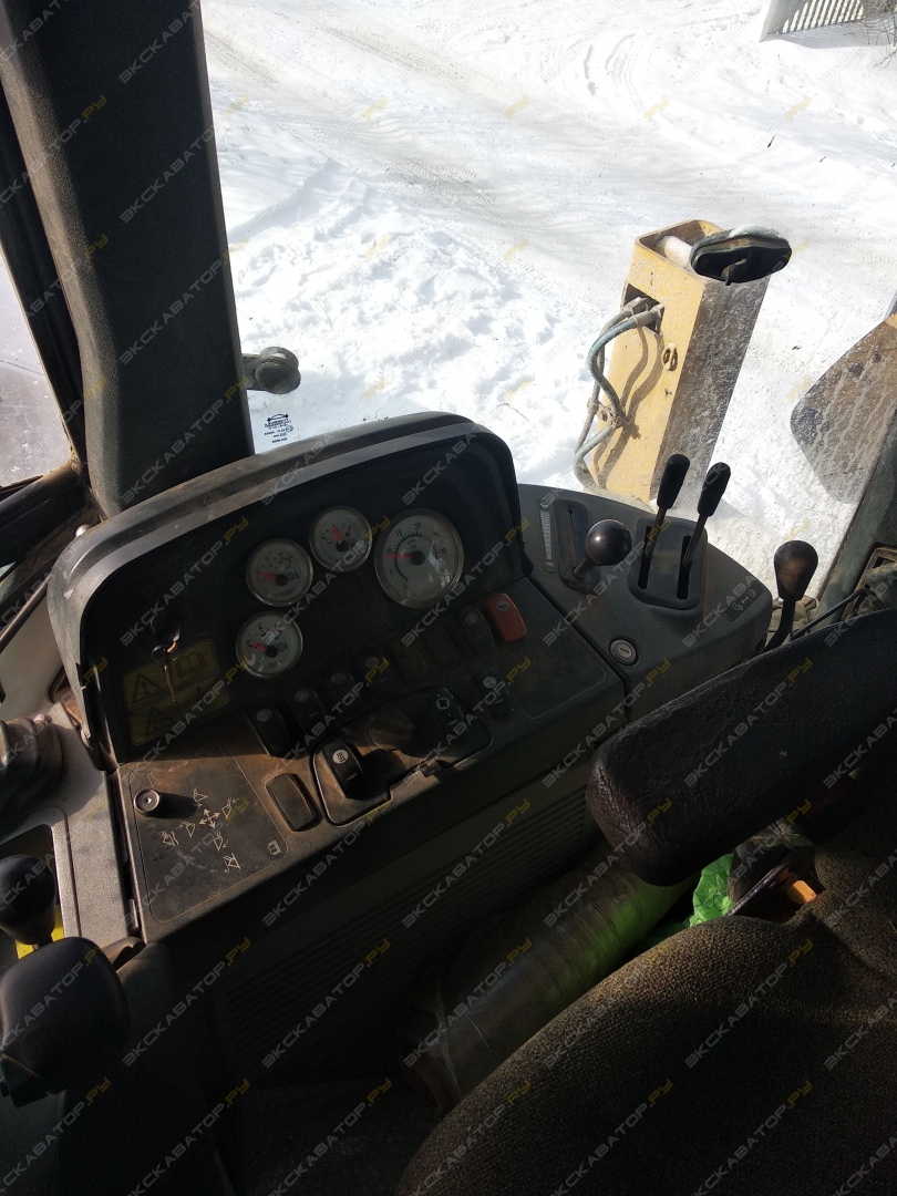 Caterpillar 428E [8]