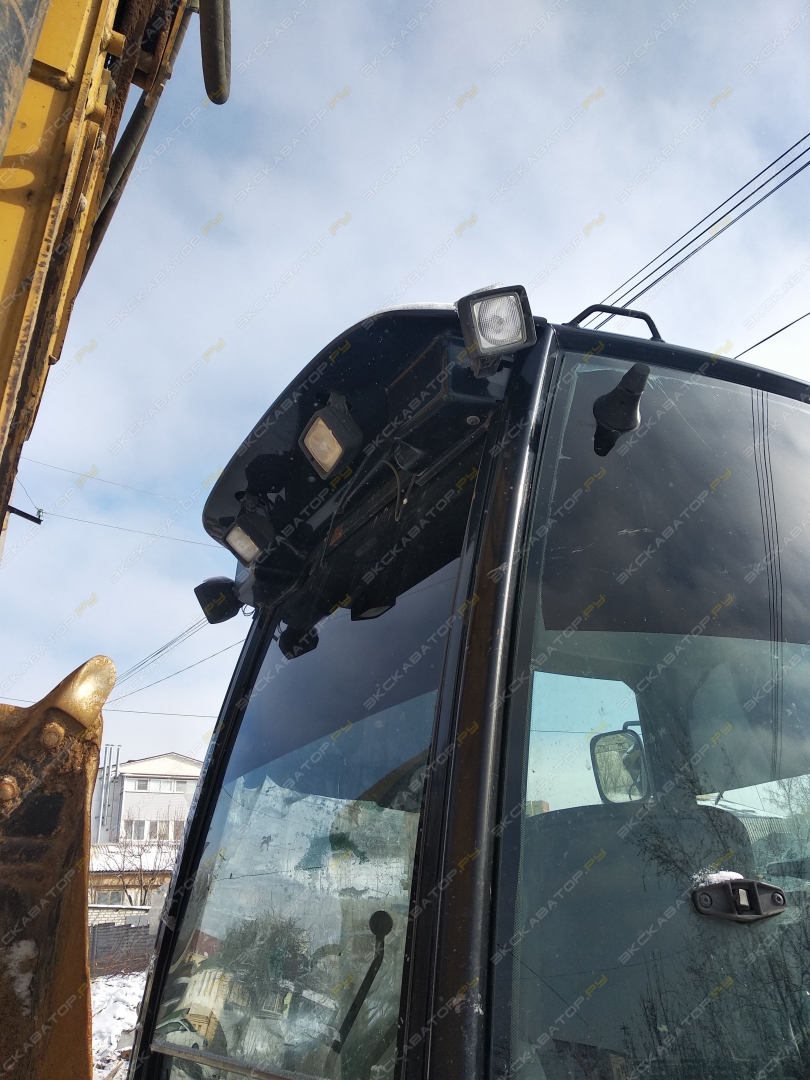 Caterpillar 428E [11]