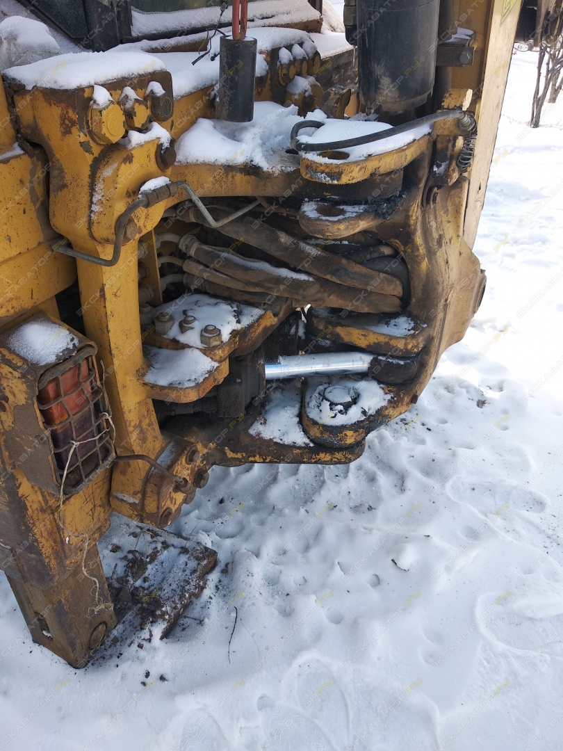 Caterpillar 428E [12]