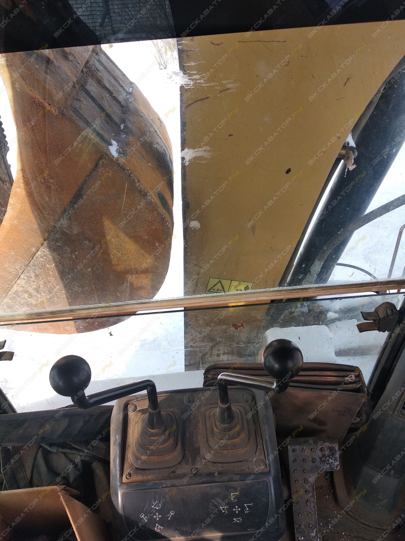 Caterpillar 428E [20]