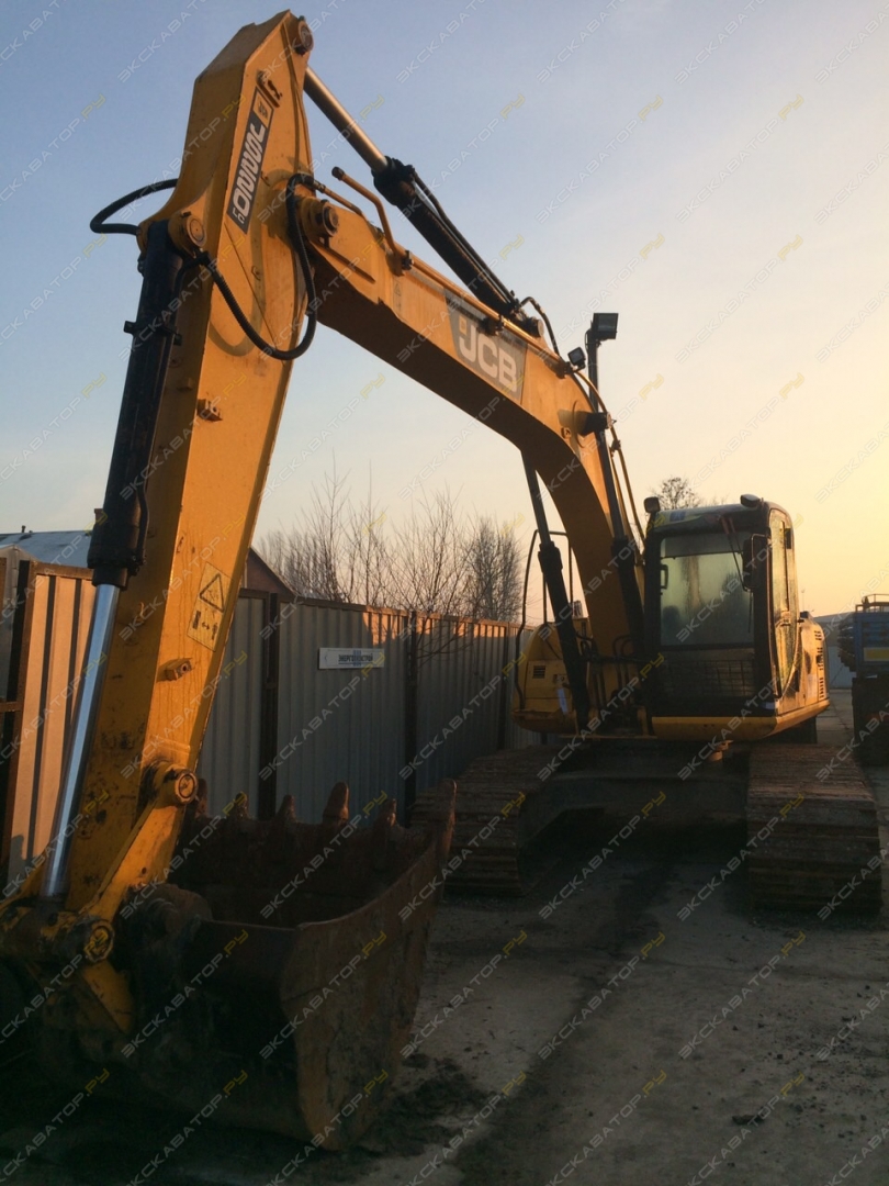 JCB JS 220 LC [1]