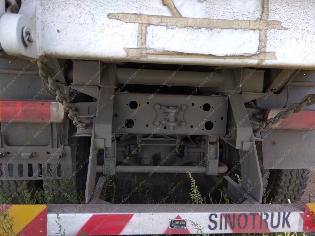 Sinotruk Howo ZZ3327N3847E [3]