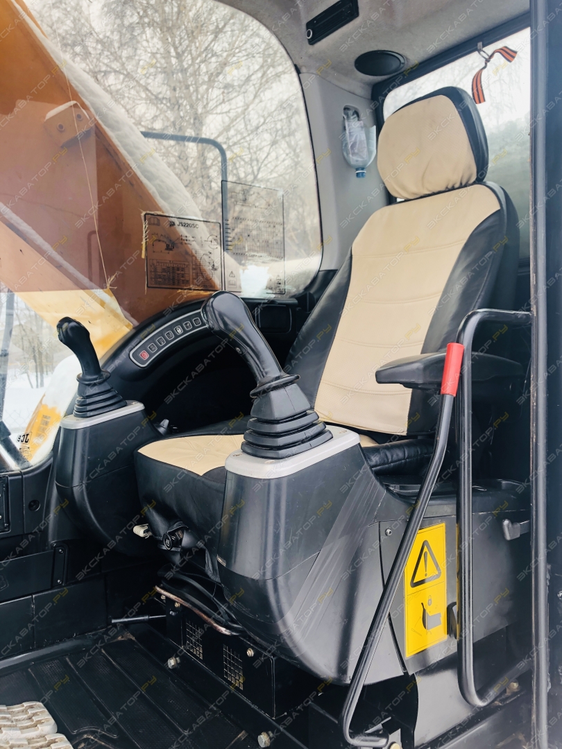JCB JS 220 [1]
