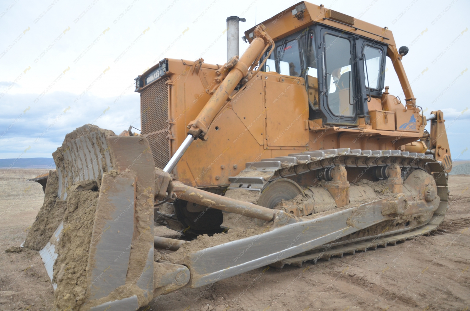 Komatsu D355A [0]