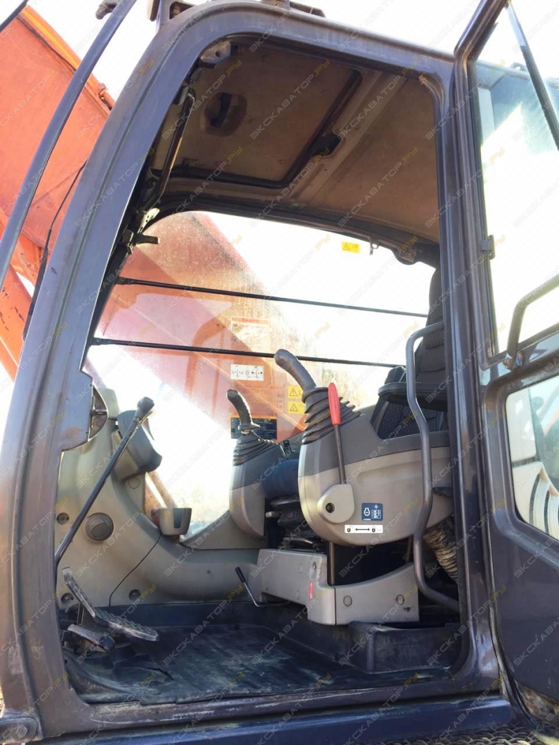 Hitachi ZX330 [5]