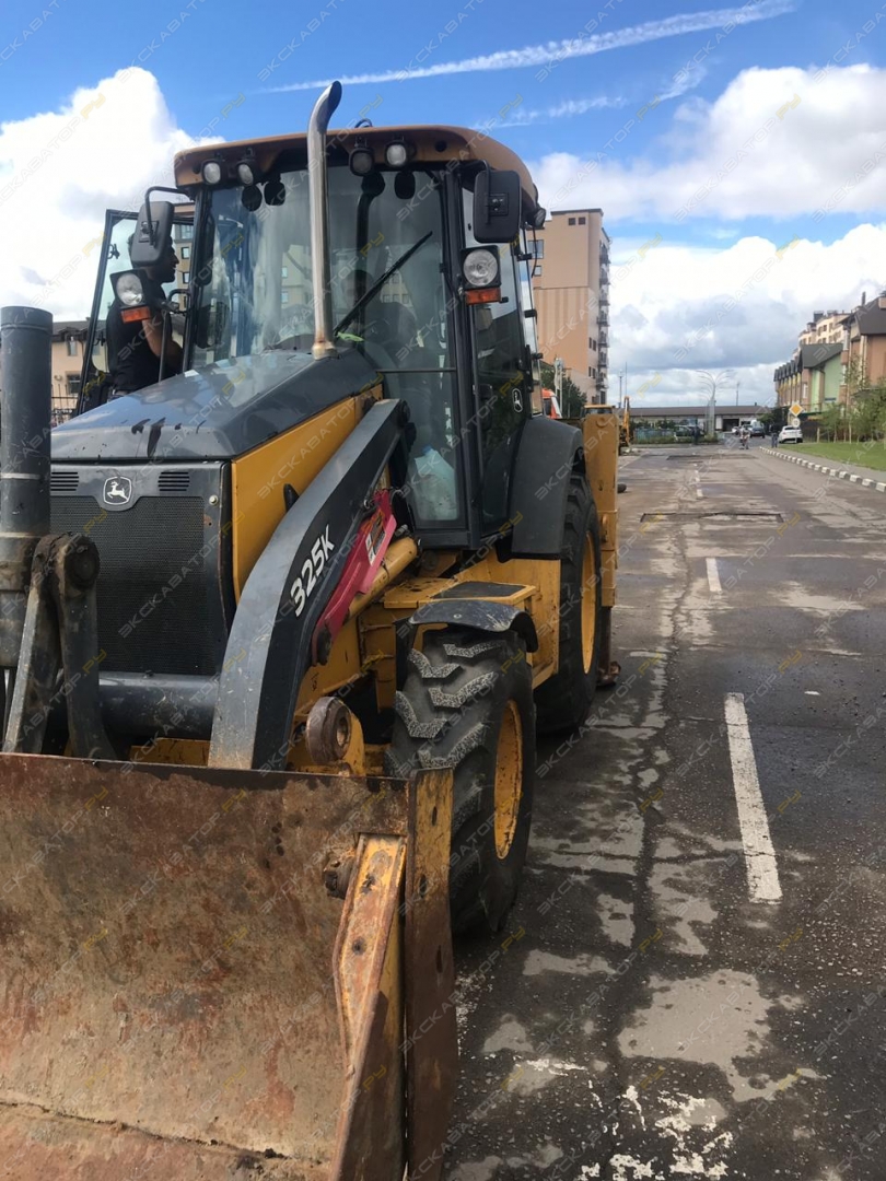 John Deere 325K [0]