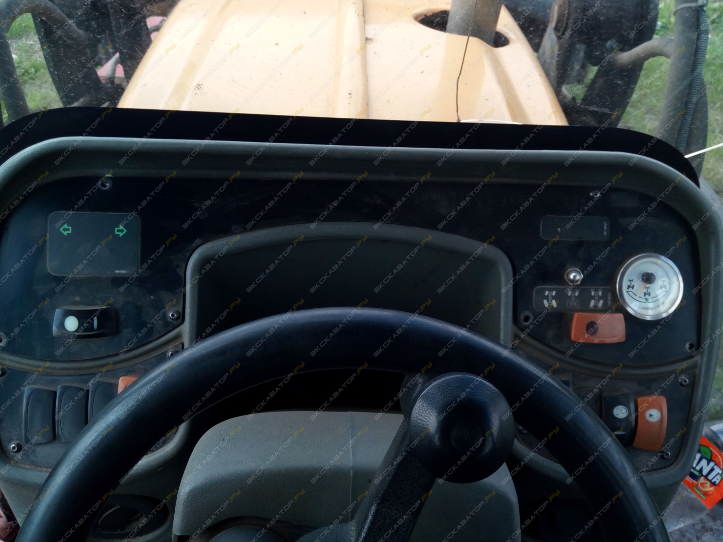 Caterpillar 442D [4]