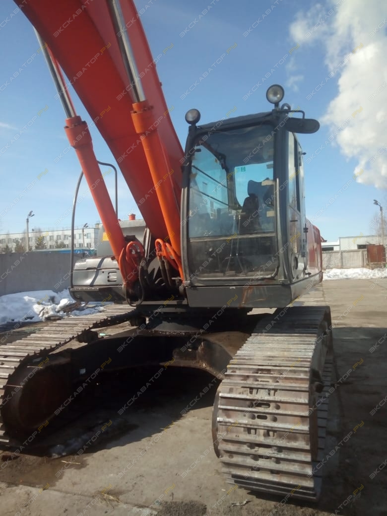 Hitachi ZX330 [6]