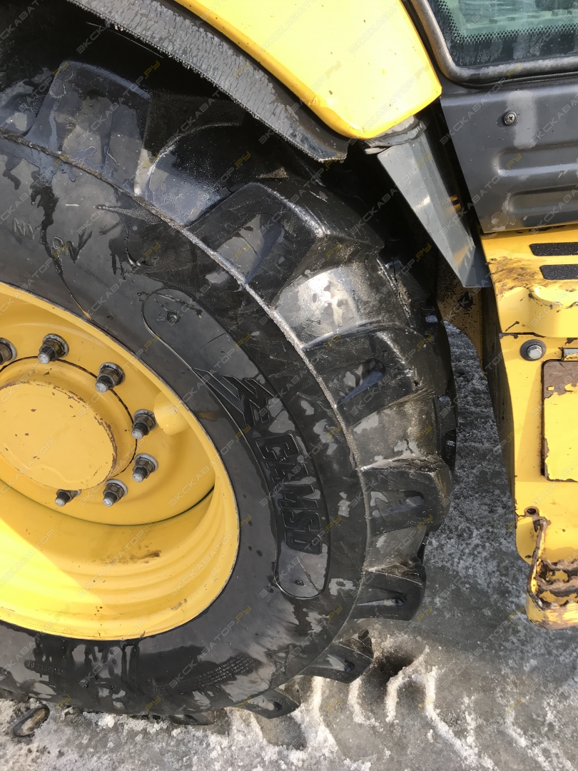 Komatsu WB93R-5 [9]