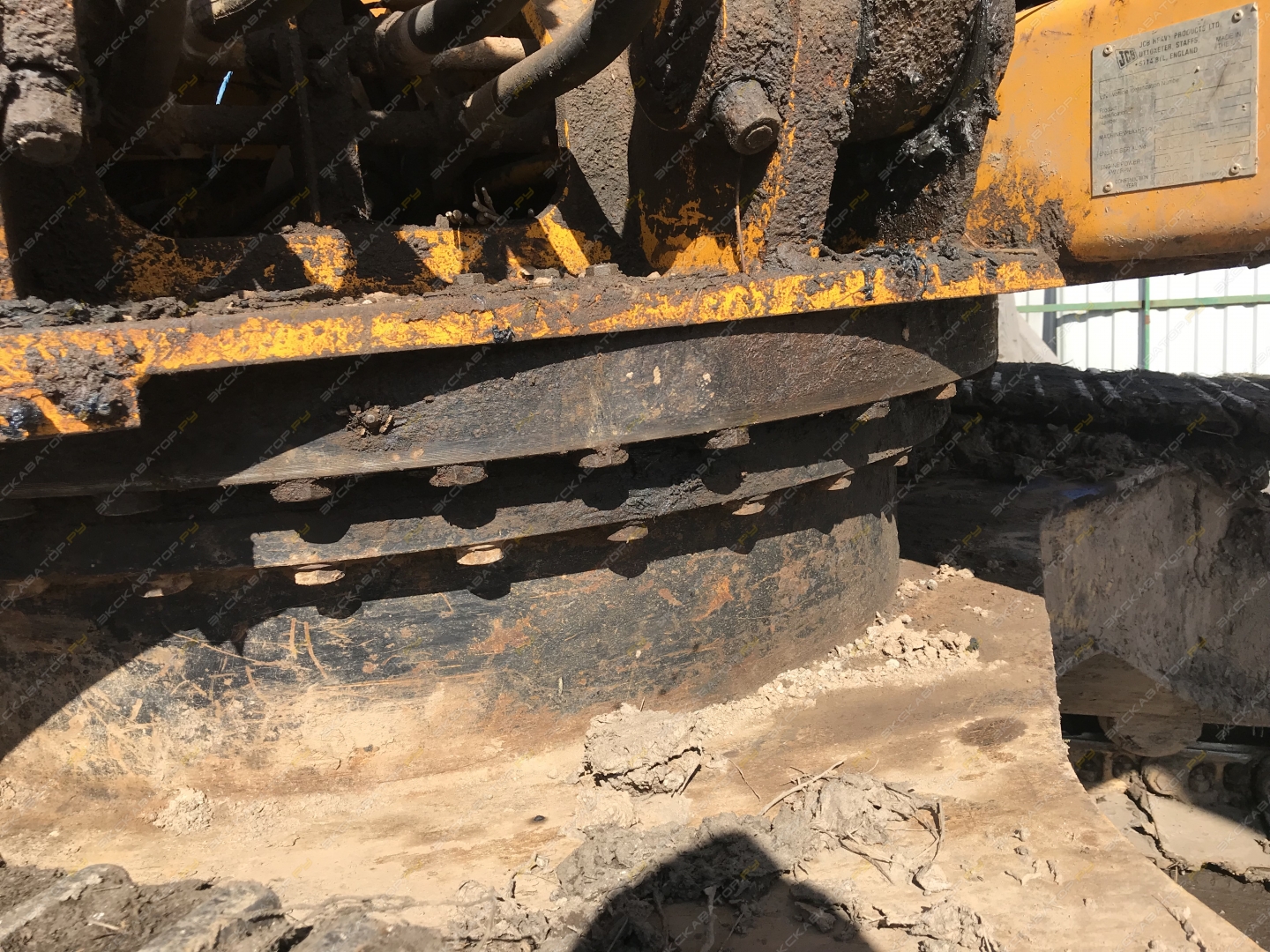 JCB JS 220NC [4]