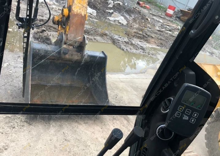 JCB JS 220 [3]