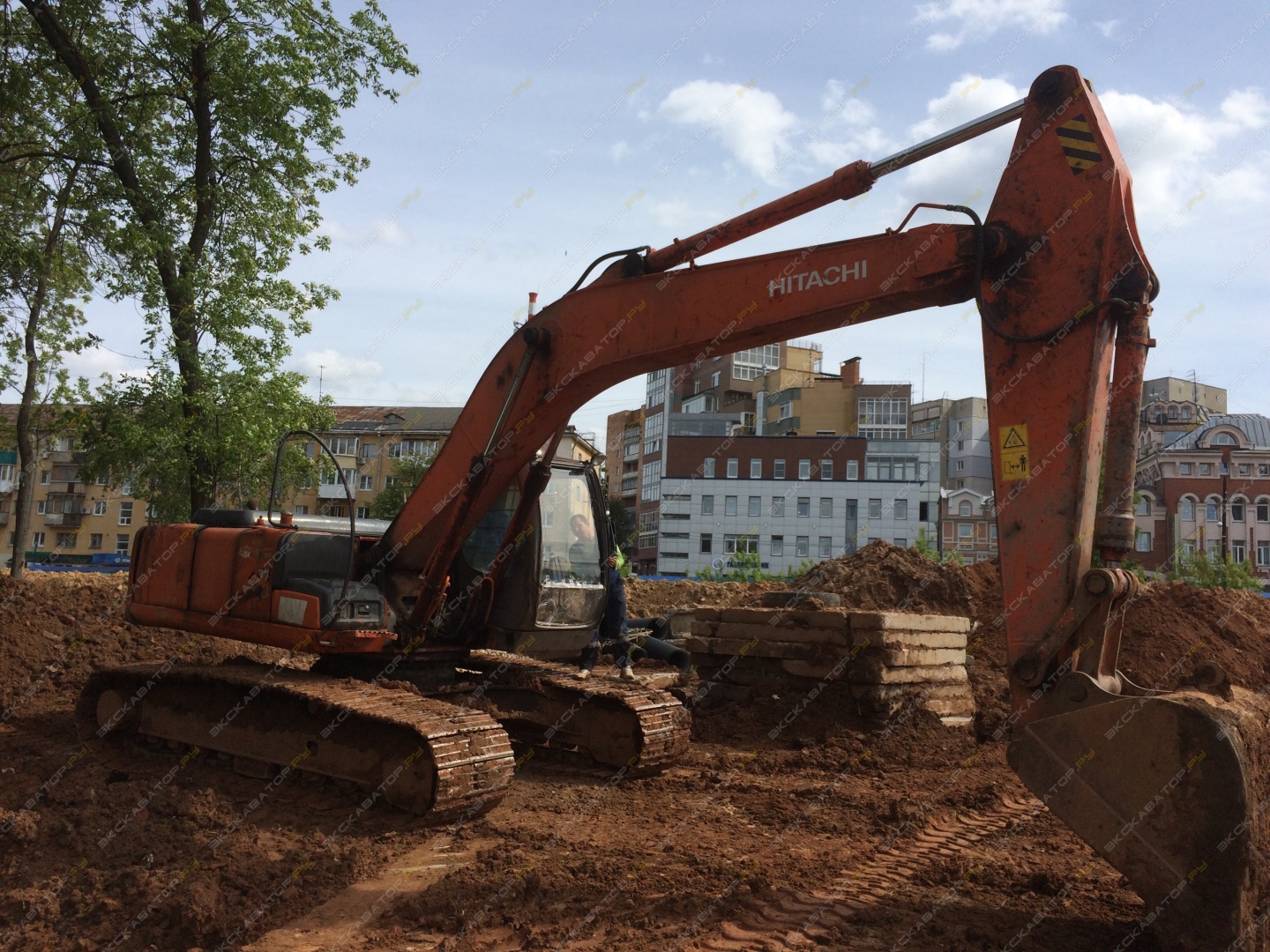Hitachi ZX230LC [2]