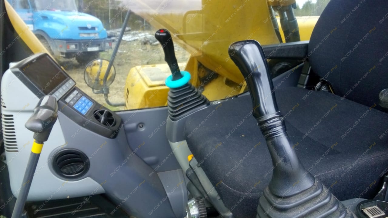 Komatsu PC300-8 [2]
