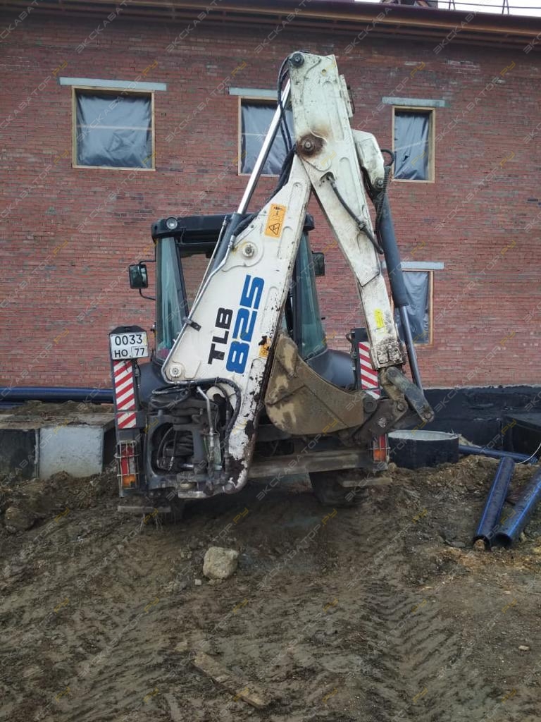 Terex TLB825 [5]