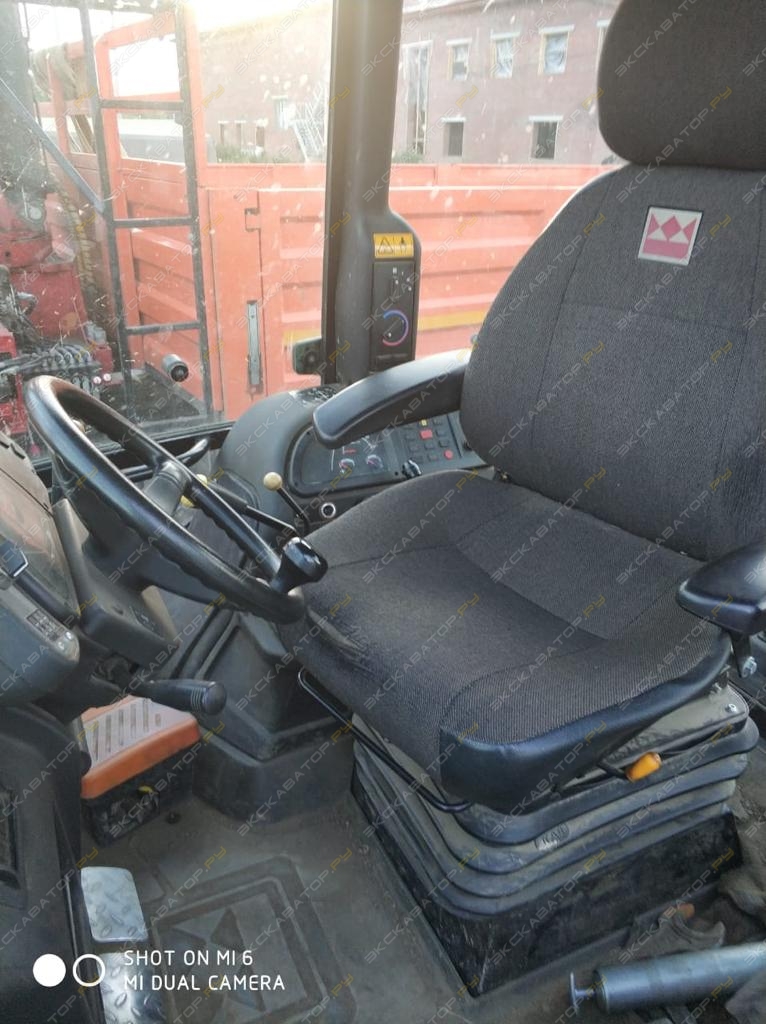 Terex TLB825 [3]