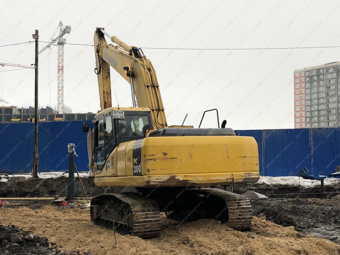 Komatsu PC200-7 [1]