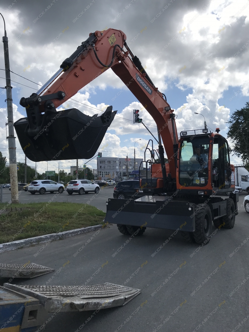 Doosan DX160W [3]