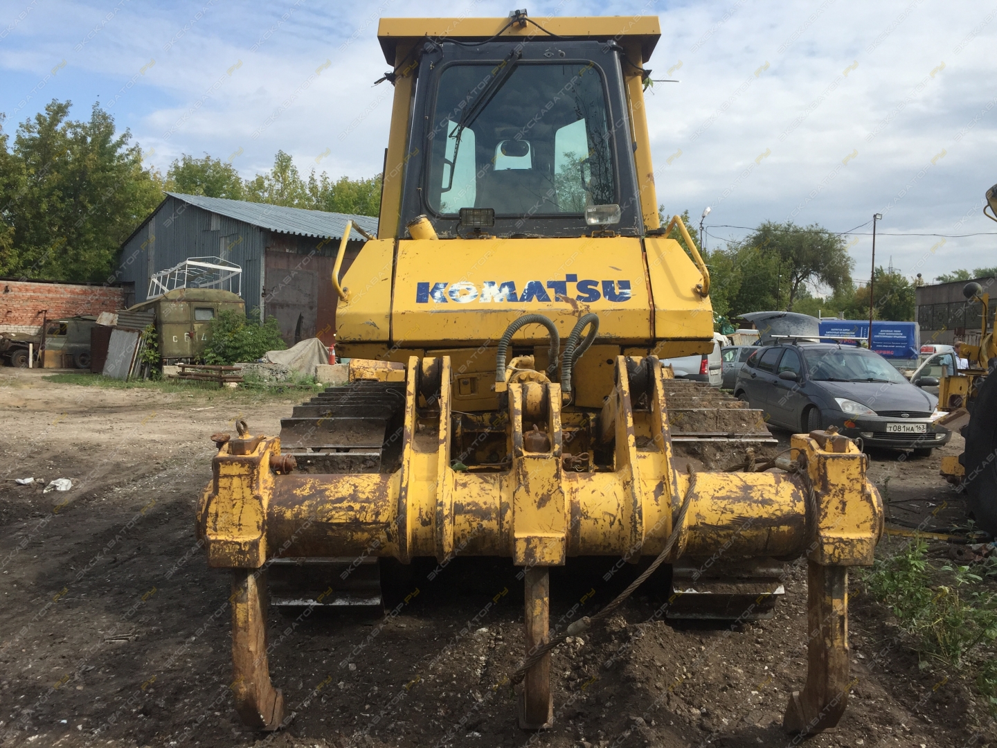 Komatsu D65E-12 [1]