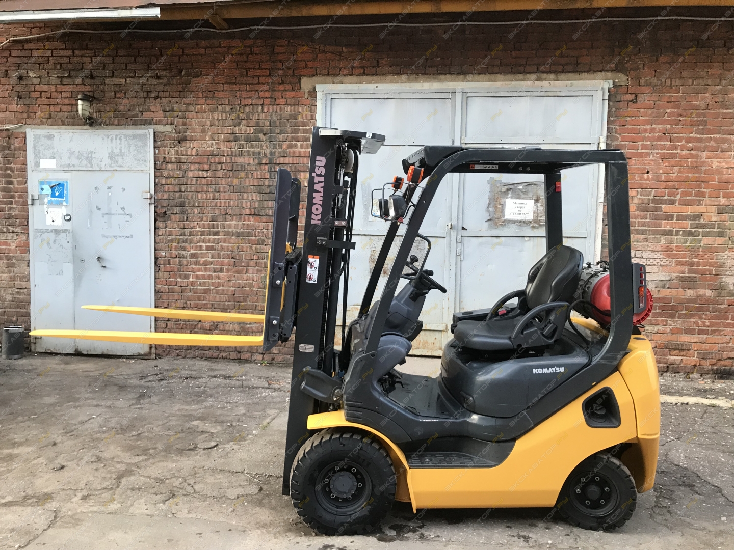 Komatsu FG15T-21 [1]