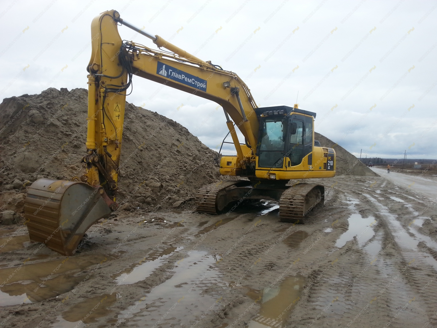 Komatsu PC210LC-8 [4]